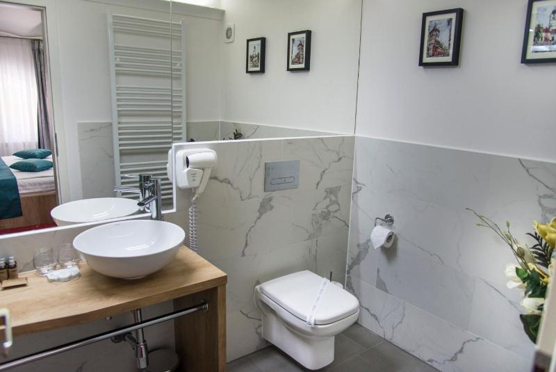 Brekner Rooms - image 9