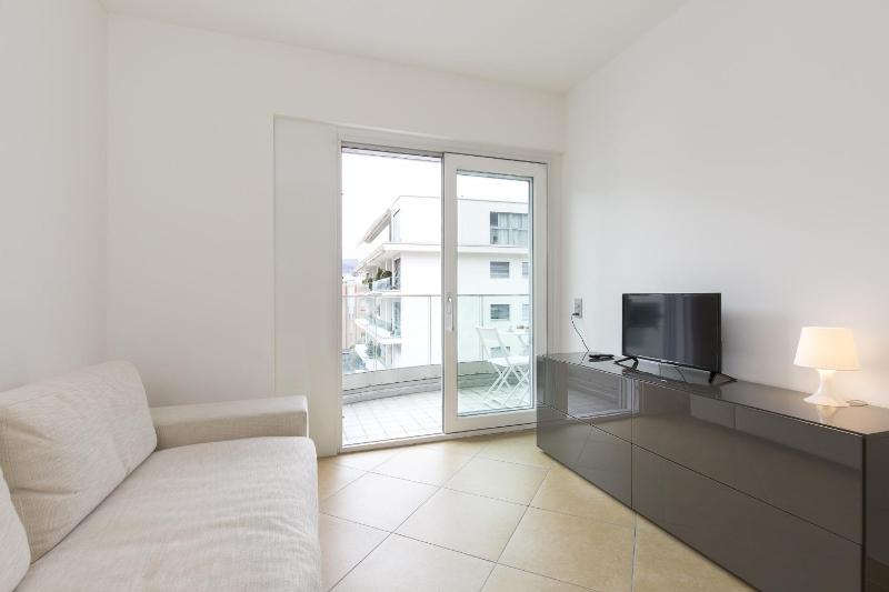 Prestige Apartments by Quokka 360 - Spacious Flats with Private Terraces - image 45