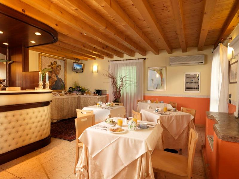 Triple Room image 2