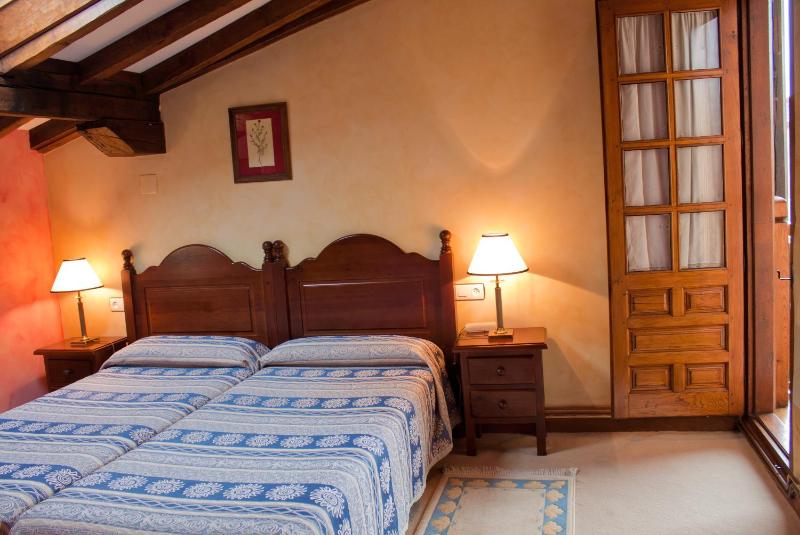 Double or Twin Room image 2