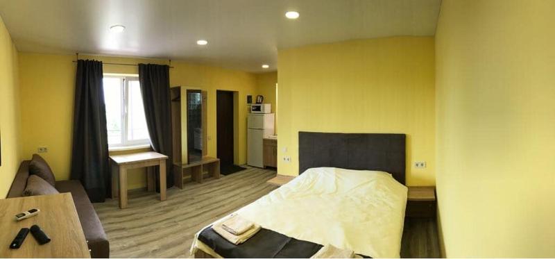 Double Room with Terrace image 3