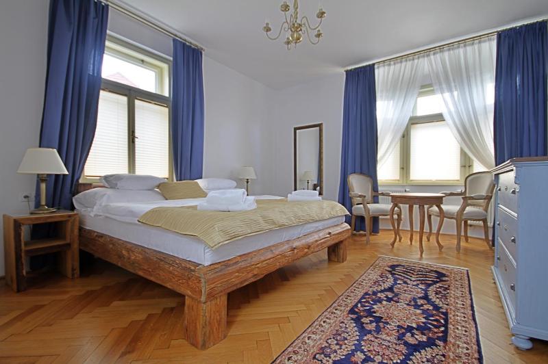 Double Room with Garden View image 4