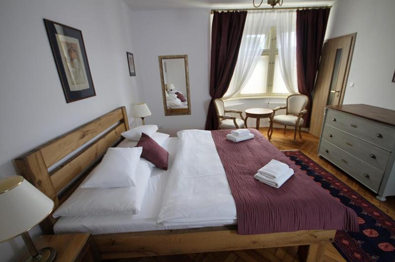 Double Room image 3