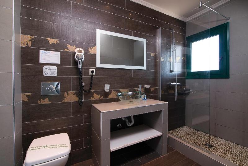 Junior Suite with Sea View image 2