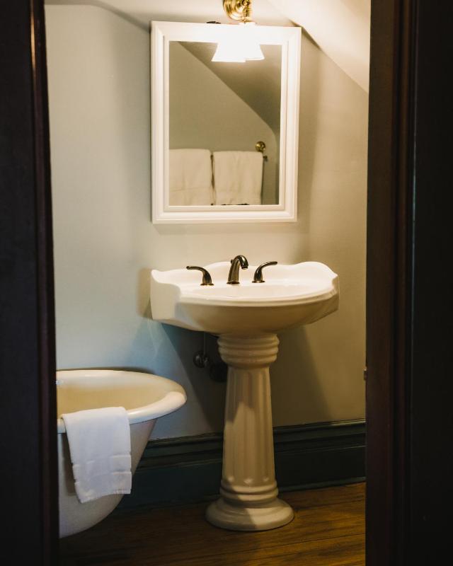 King Suite image 2
