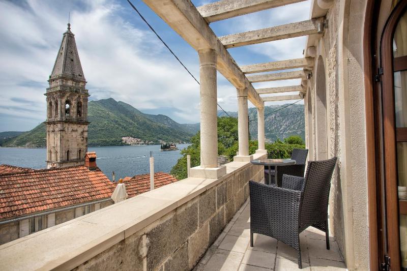 Superior One-Bedroom Apartment with Shared Roof Terrace and Sea View image 3