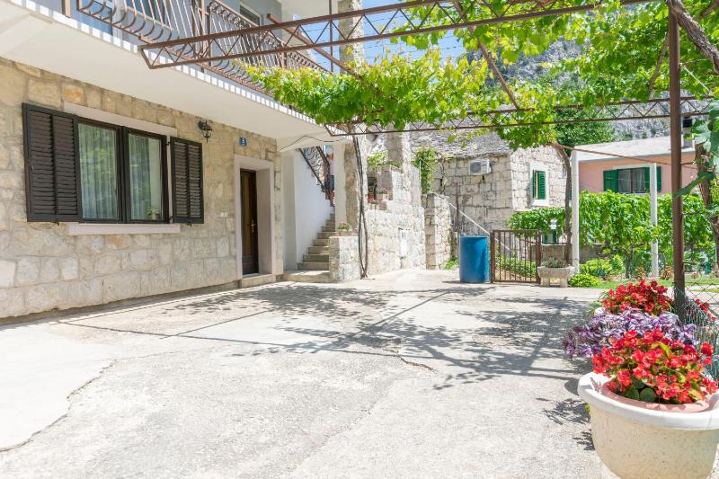 Apartment Petea - image 8