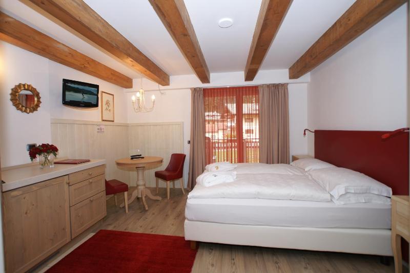 Double Room image 4