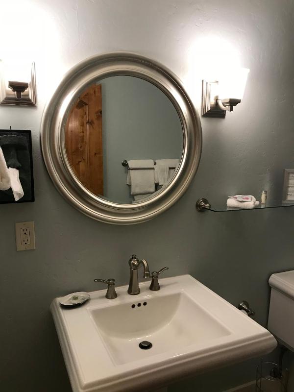 Double Room with Bathroom image 3
