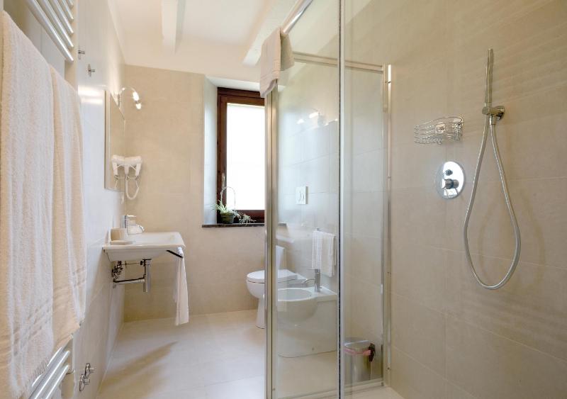 Deluxe Family Suite image 1
