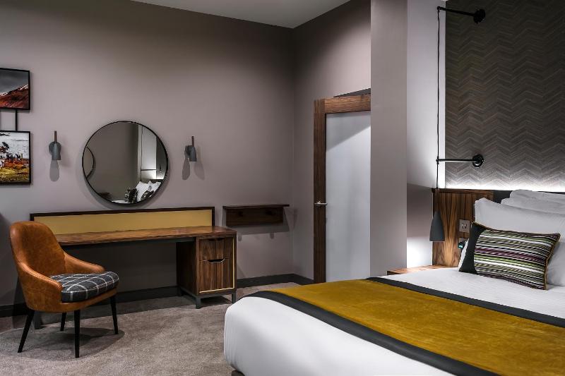 Suite with Garden View image 4