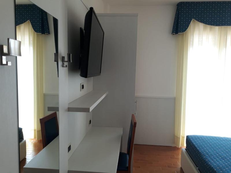 Hotel Bellevue - image 43