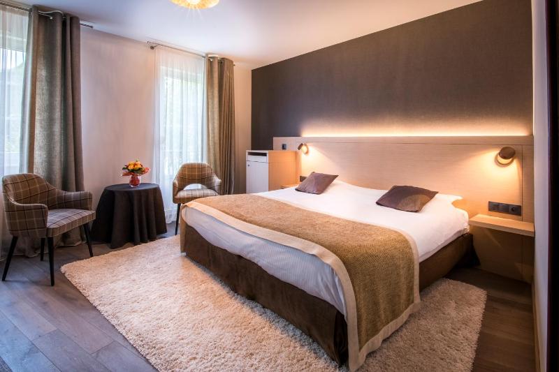 Deluxe Double Room image 1