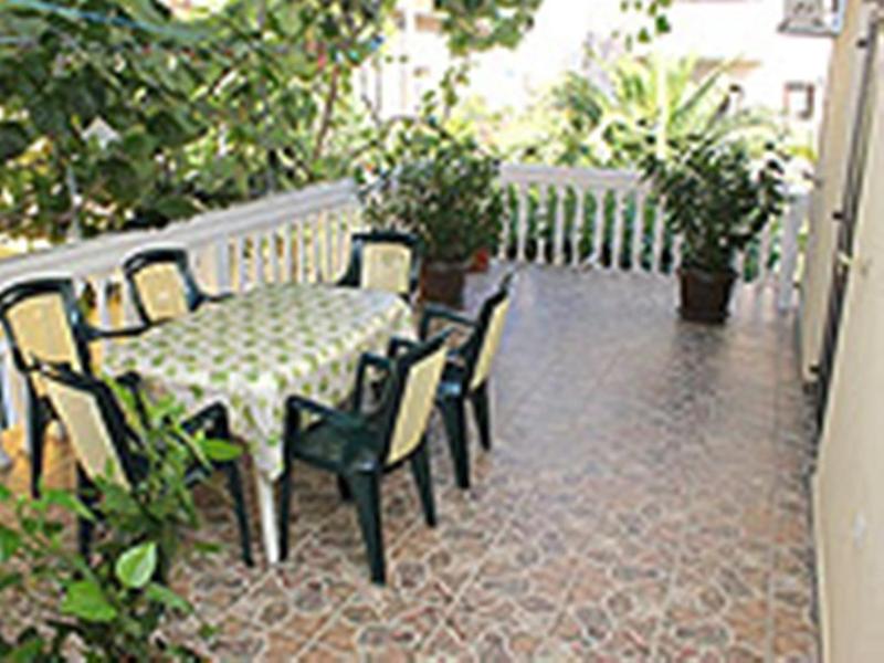 Two-Bedroom Apartment with Terrace (6 Adults) image 3