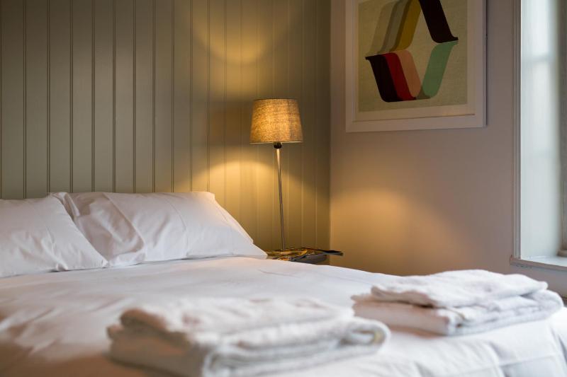 Standard Double Room image 4