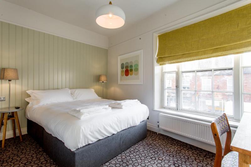 Standard Double Room image 2