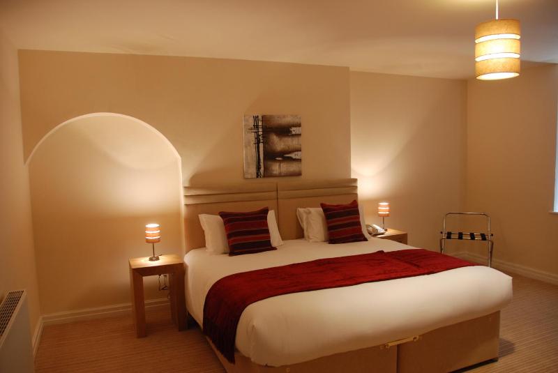 Double Room image 3