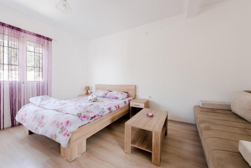 Studio Apartment with Sea View image 4