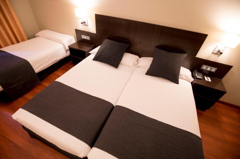 Triple Room image 2