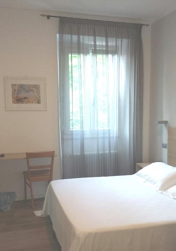 Standard Double Room image 4