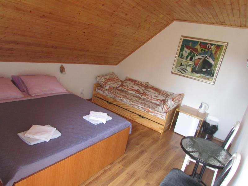 Double Room with Balcony image 3