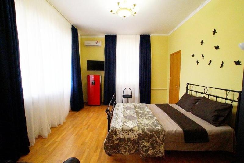 One-Bedroom Apartment image 3