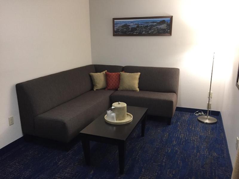 One-Bedroom King Suite image 3