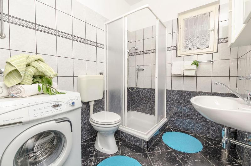 Two-Bedroom Apartment Standard image 3