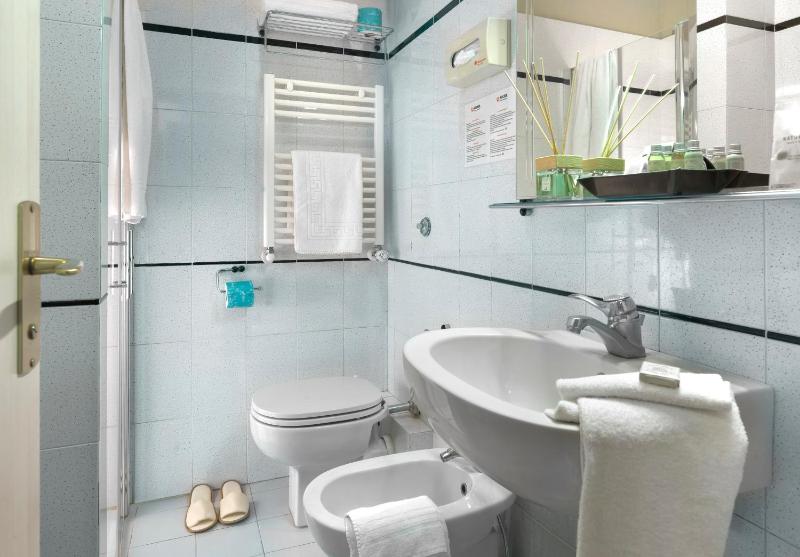 Superior Double or Twin Room image 4