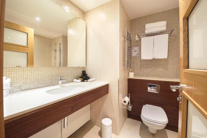Standard Twin Room image 3