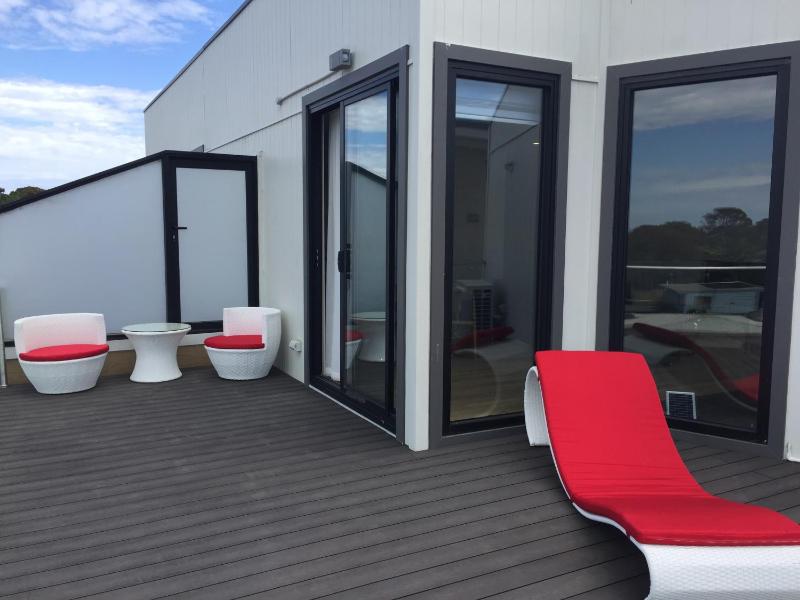 Apartments in Phillip Island Towers - Block C - image 9