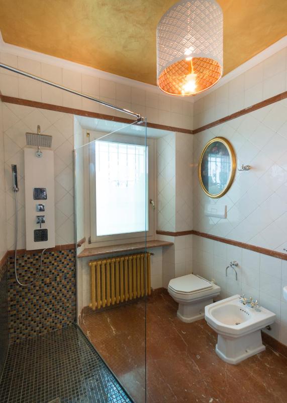 Deluxe Apartment with Private Whirlpool image 4