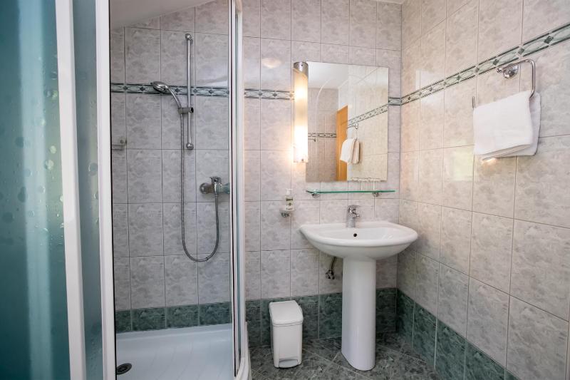 Two-Bedroom Apartment with Mountain View image 3