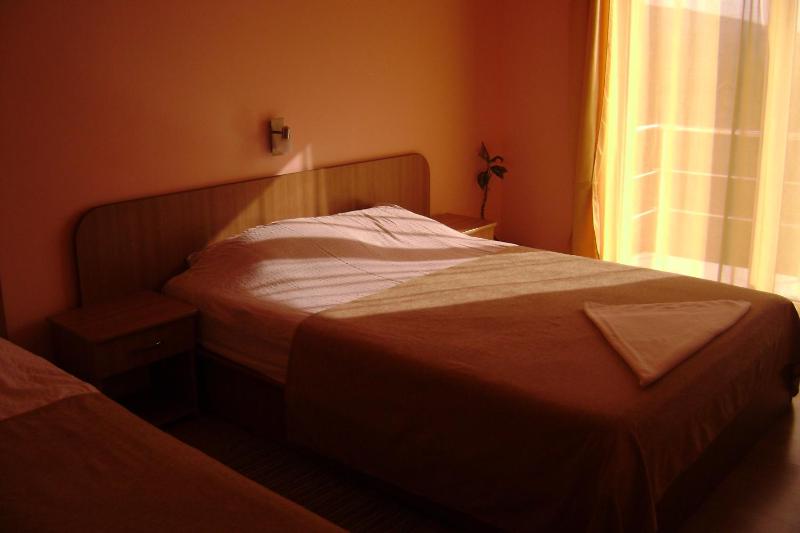 Deluxe Triple Room image 2