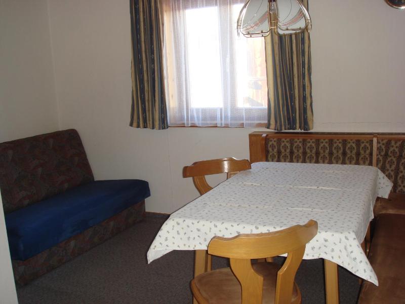 One-Bedroom Apartment image 2