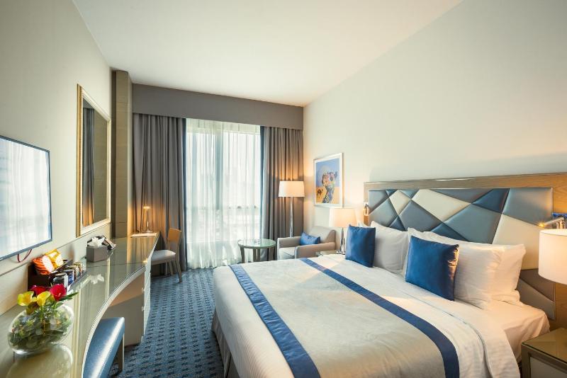 Premium King Suite image 4