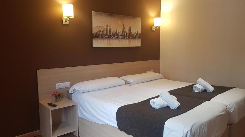 Superior Double Room with Balcony image 4