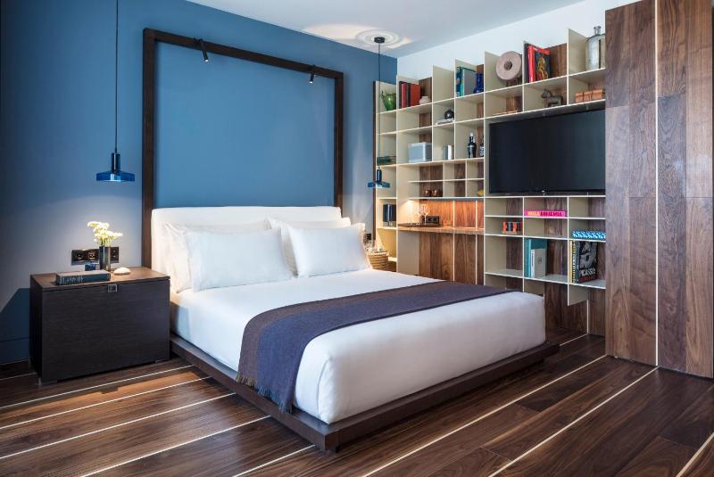 Premium Room with Terrace and View image 2