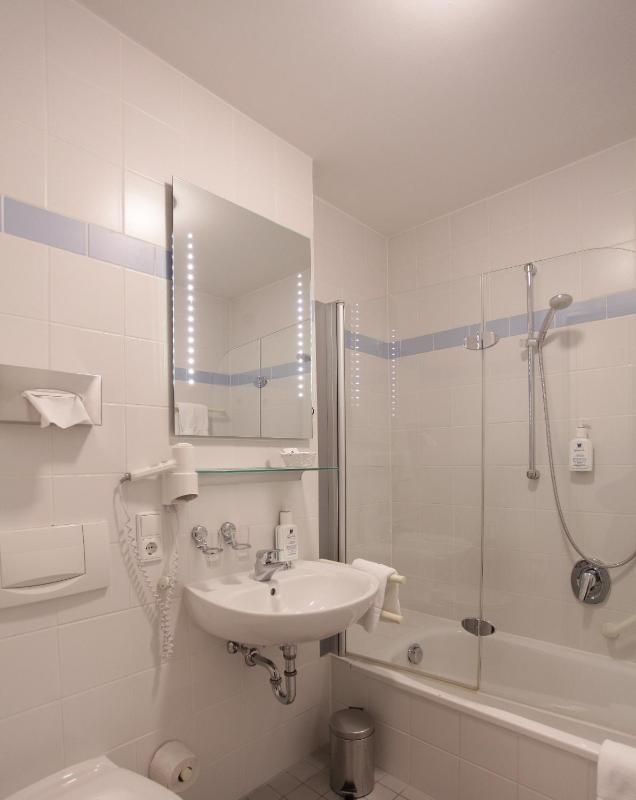 Deluxe Double Room image 2