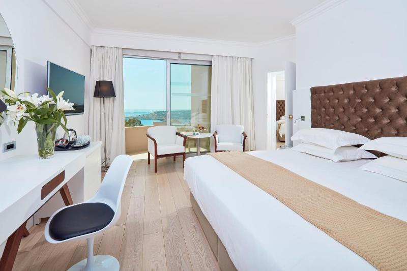 Family Room with Sea View image 1