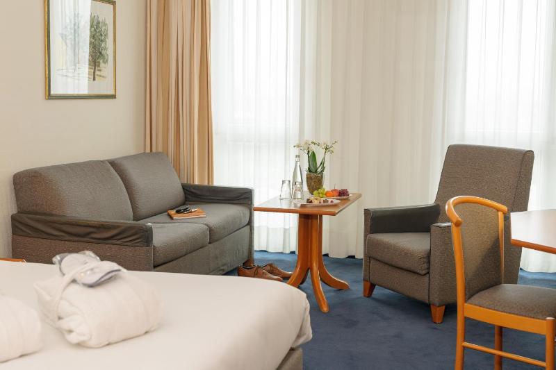 Superior Double Room image 4