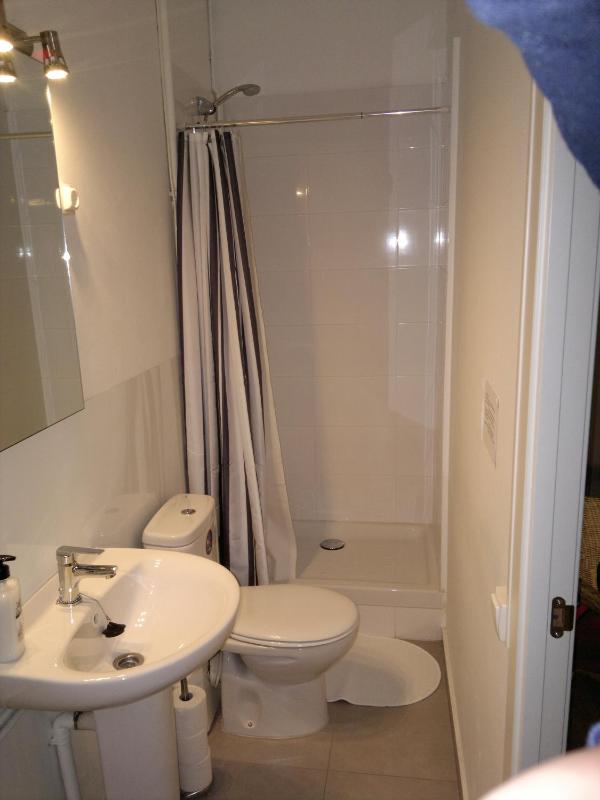 Double Room with Private Bathroom image 3
