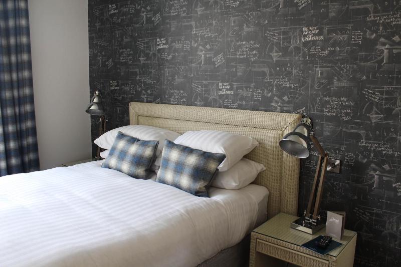 Double Room image 1