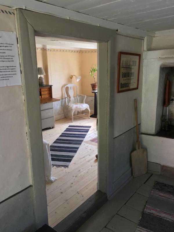 Two-Bedroom House image 3