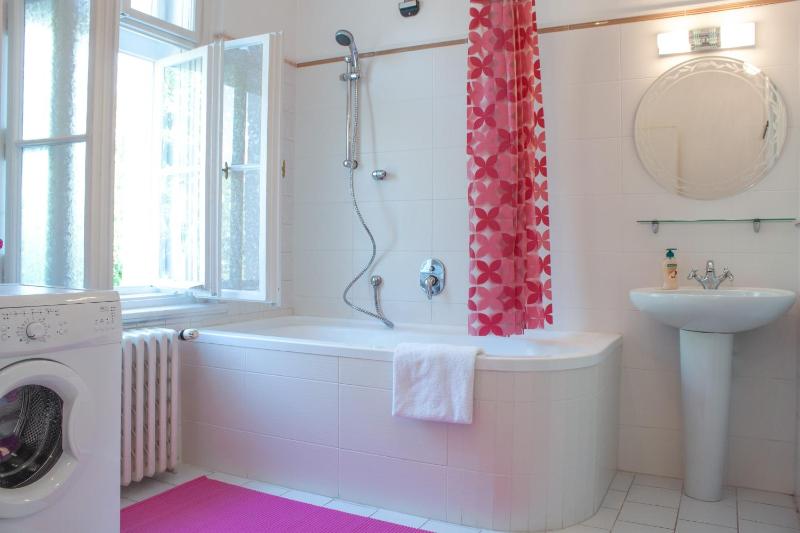 Two-Bedroom Suite with Private External Bathroom image 2