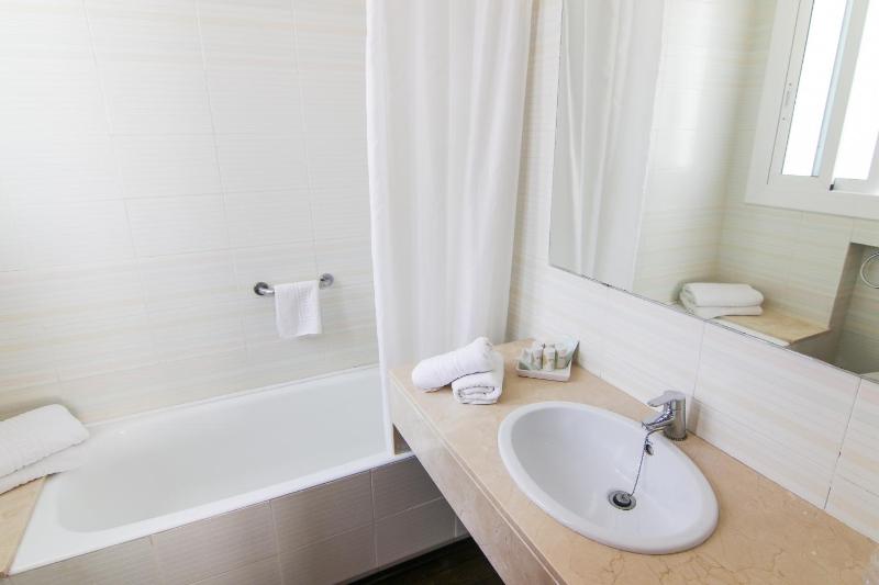 Double Room image 4