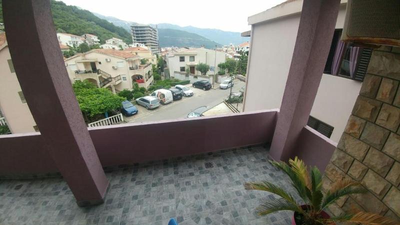 Studio with Garden View image 3
