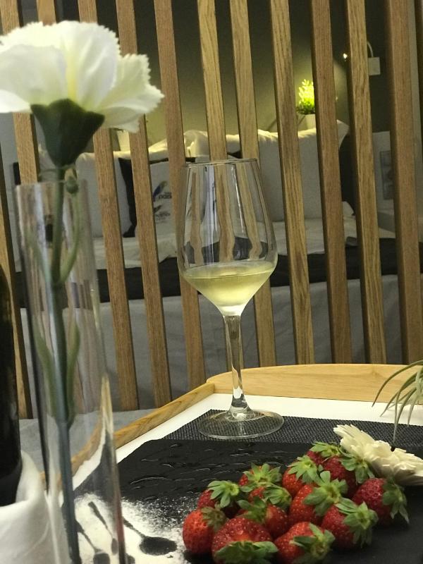 Deluxe Triple Room with Sea View image 3