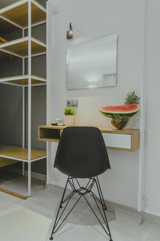 Deluxe Triple Room with Sea View image 4