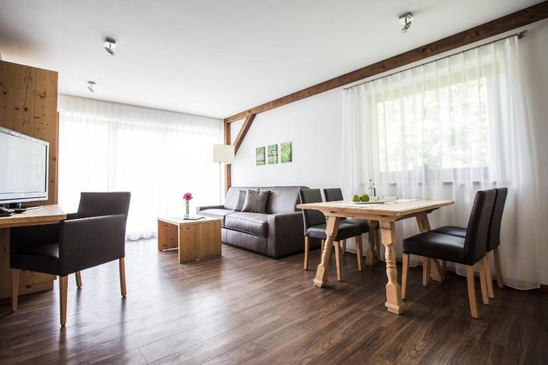 One-Bedroom Apartment image 1